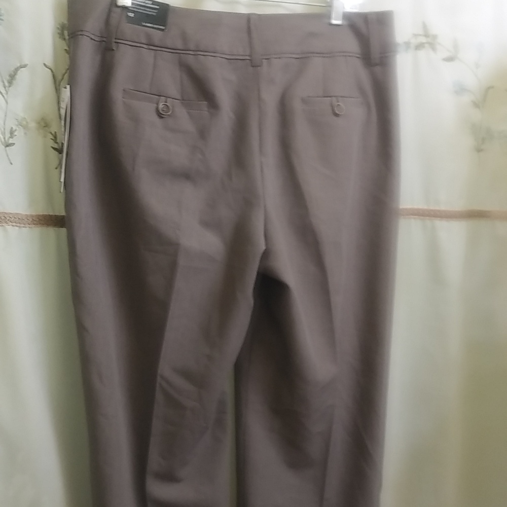 Larry Levine size 12 Taupe